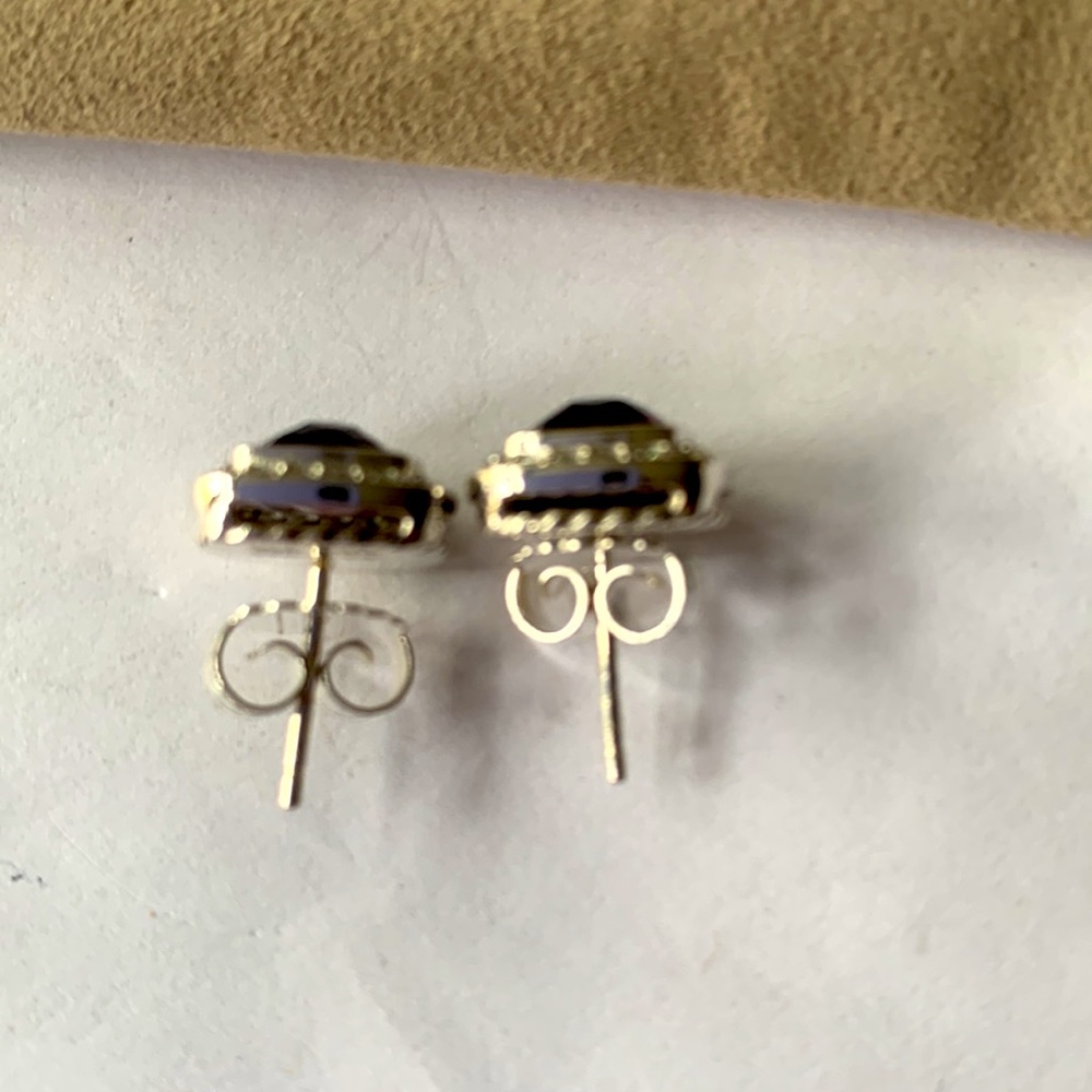 David Yurman mint condition earrings purple amethyst with diamonds studs - Picture 3 of 5